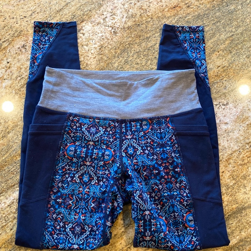 Athleta Chaturanga Stash Leggings Tights - LIKE NEW - size Smalll